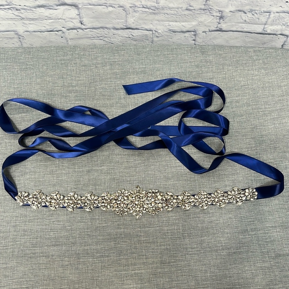 NWOT-Rhinestone Bridal Belt